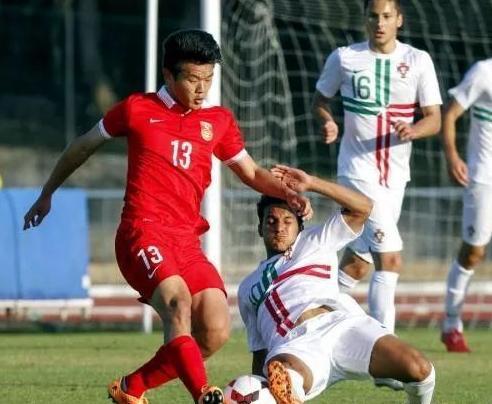 据一定优势 据一定优势