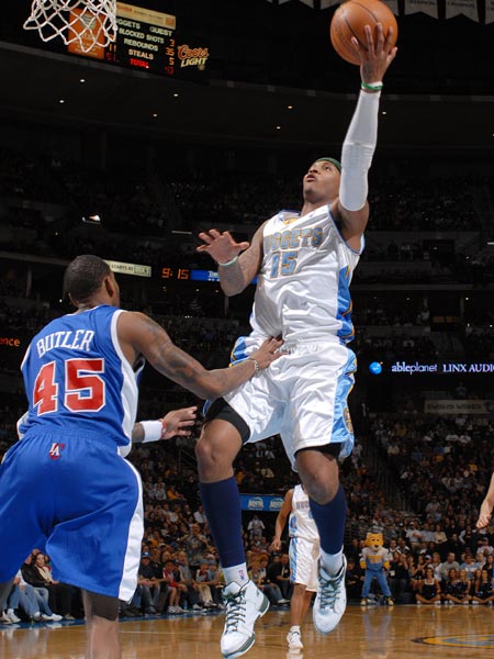 他们通过重 他们通过重