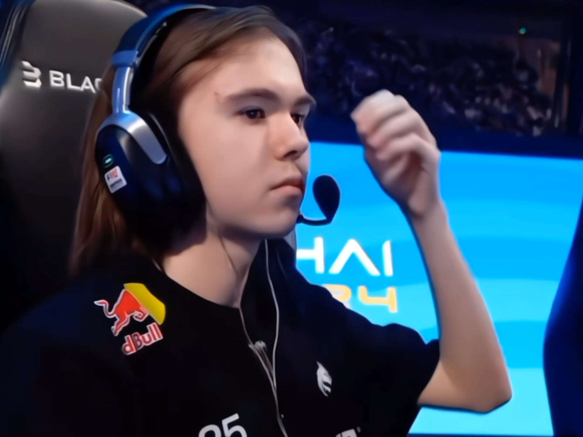 锋增添了更 锋增添了更